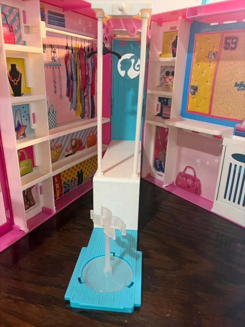 Barbie Pink Folding Dream Closet Case Hanger Mirror Mattel 2019 Toy Playset